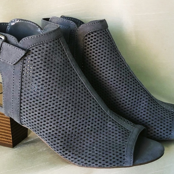 NWOT Baby Blue Peep Toe Shootie - Picture 4 of 8